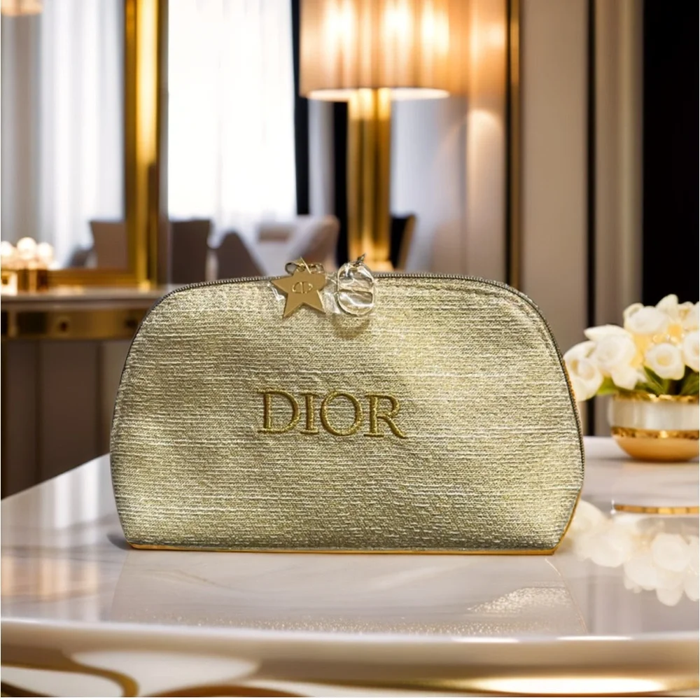 ✨ Limited edition Dior 2024 holiday makeup bag - Picture 2 of 5